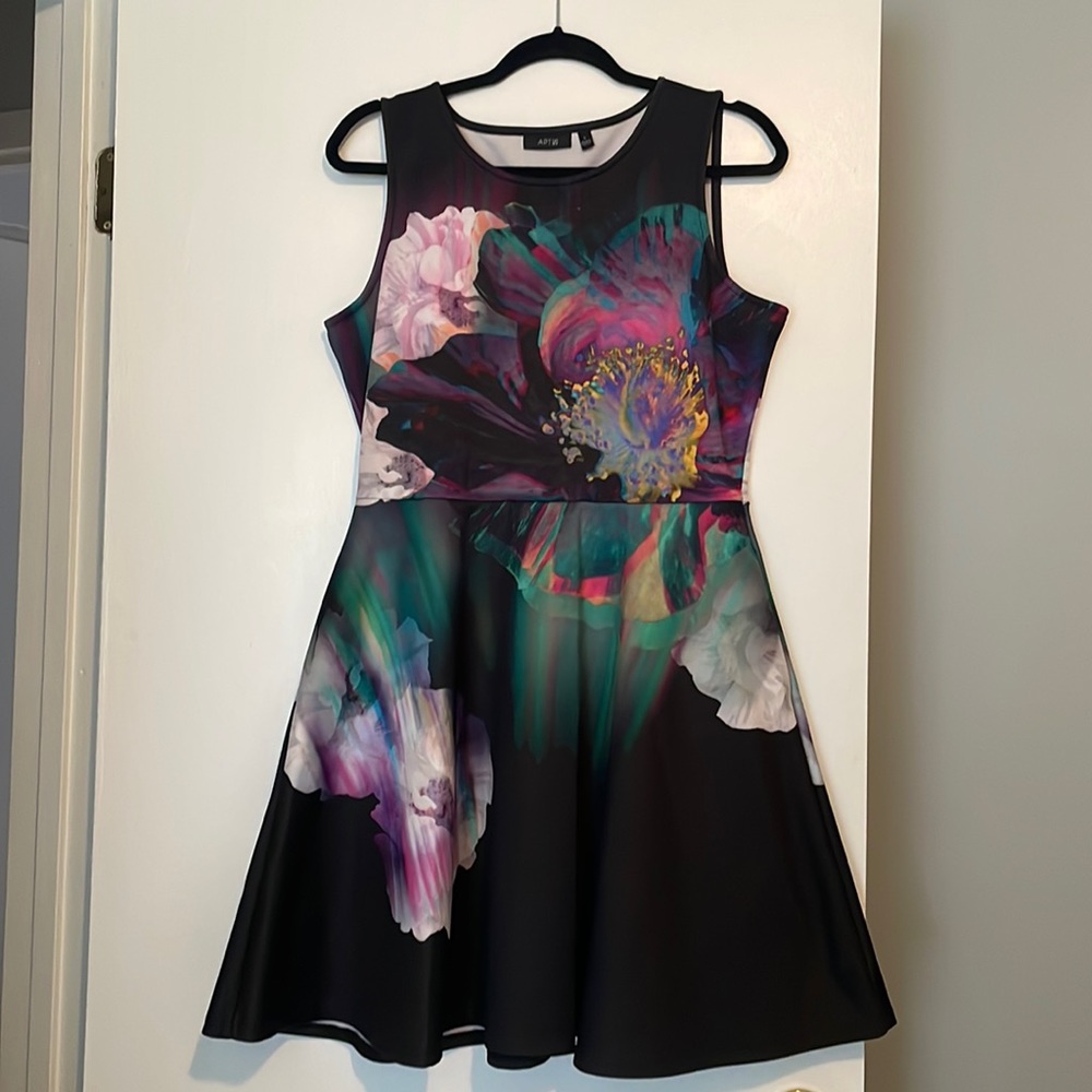 Floral and Black, Sleeveless Dress with POCKETS!